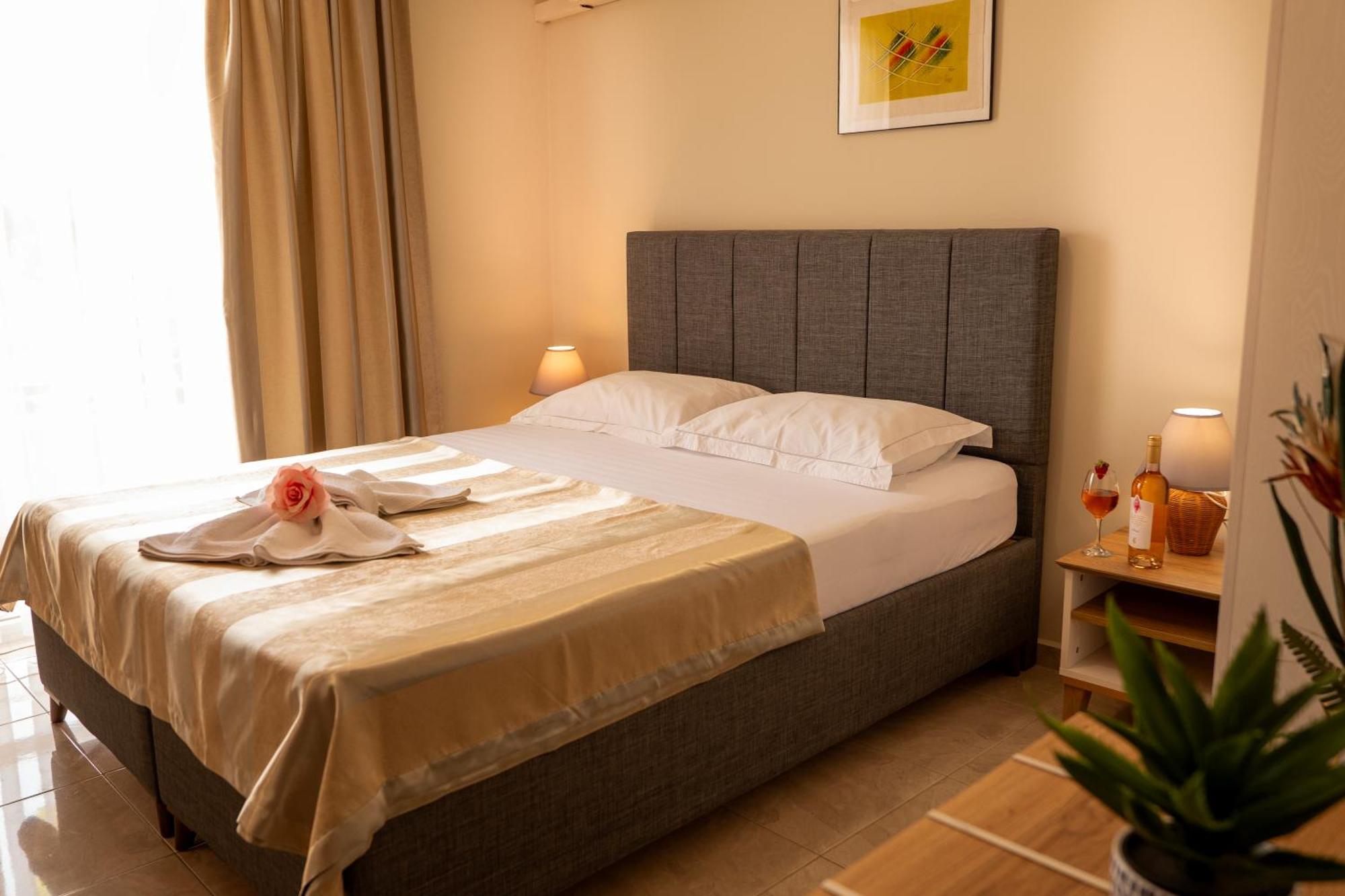Rodos House Hotell Pomorie Exteriör bild
